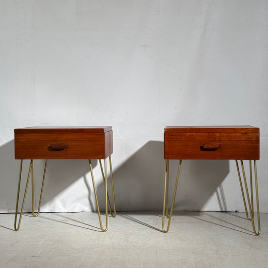 Pair of G Plan “Quadrille” Bedside Tables on Hairpin Legs, 1960s