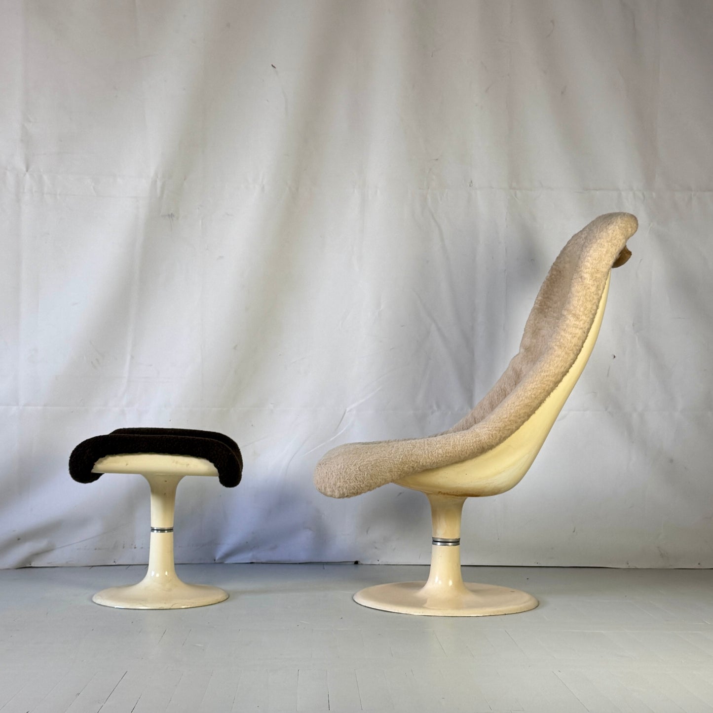 Hungarian Space Age Swivel Chair with Footrest, 1960s