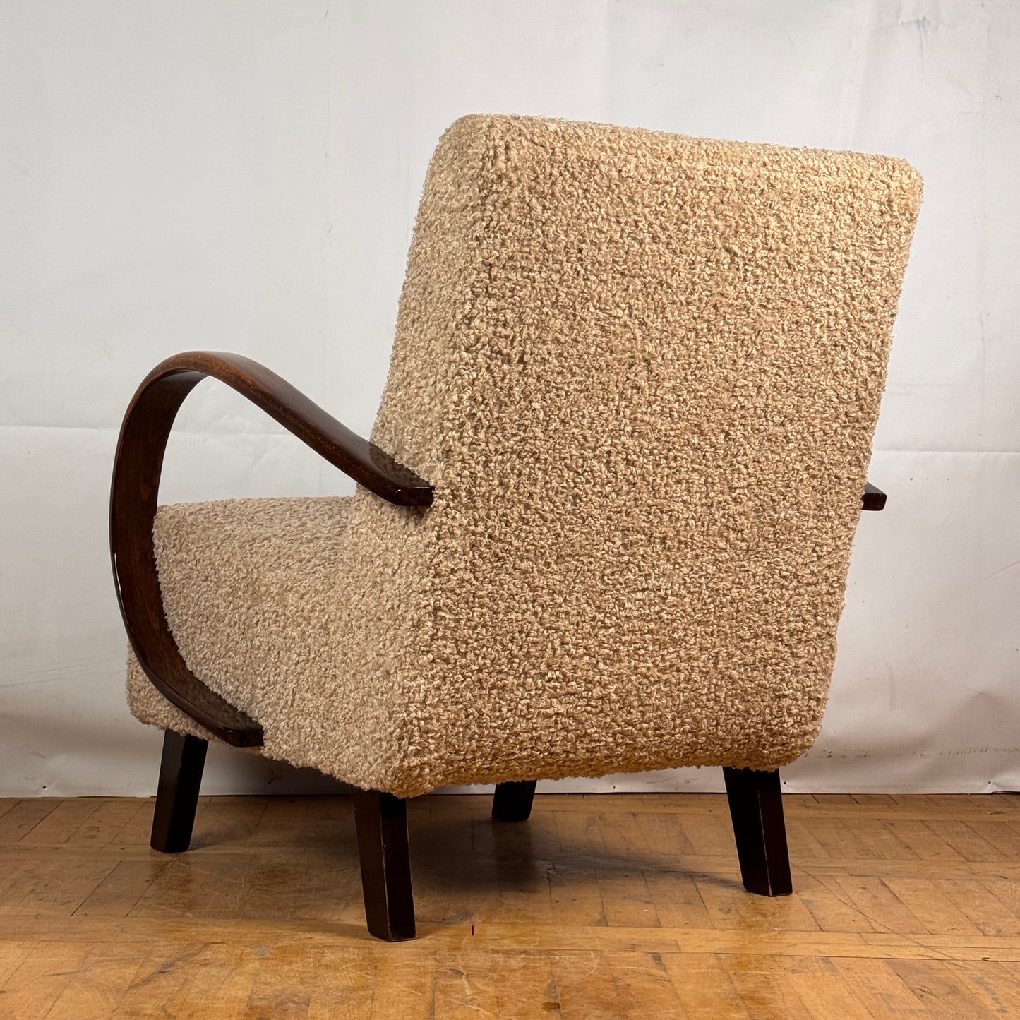 Pair of fully restored beige Jindrich Halabala H-410 art-deco armchairs 1930s