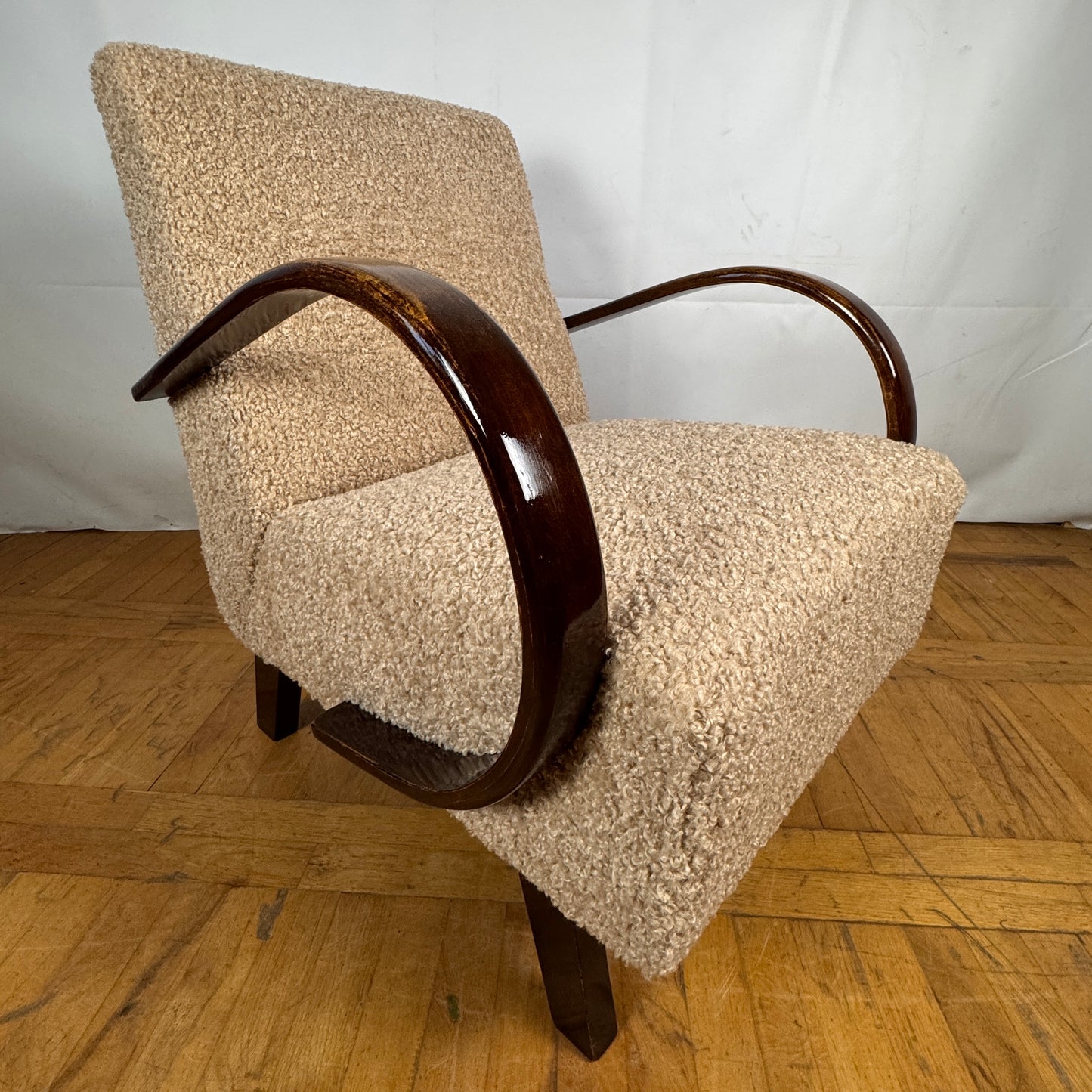 Pair of fully restored beige Jindrich Halabala H-410 art-deco armchairs 1930s