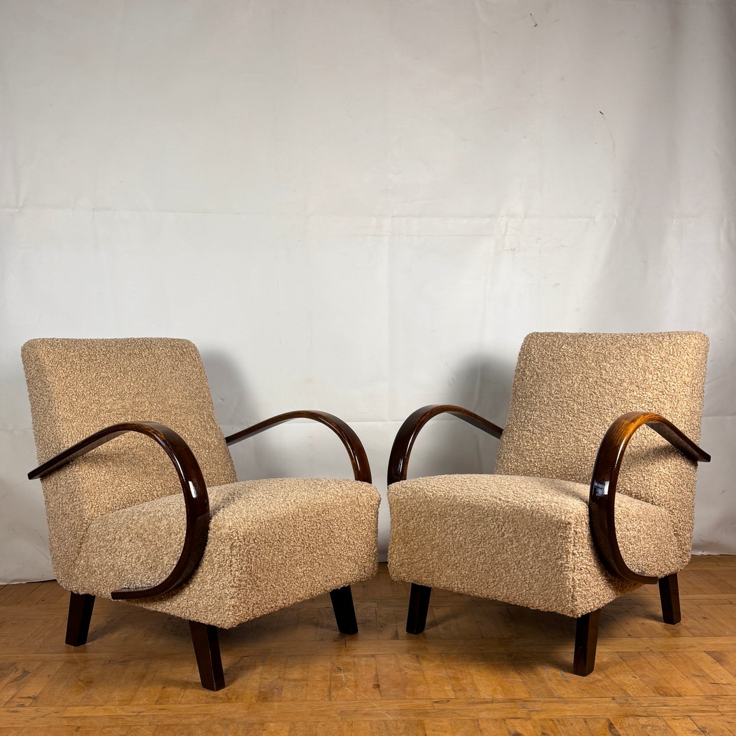 Pair of fully restored beige Jindrich Halabala H-410 art-deco armchairs 1930s