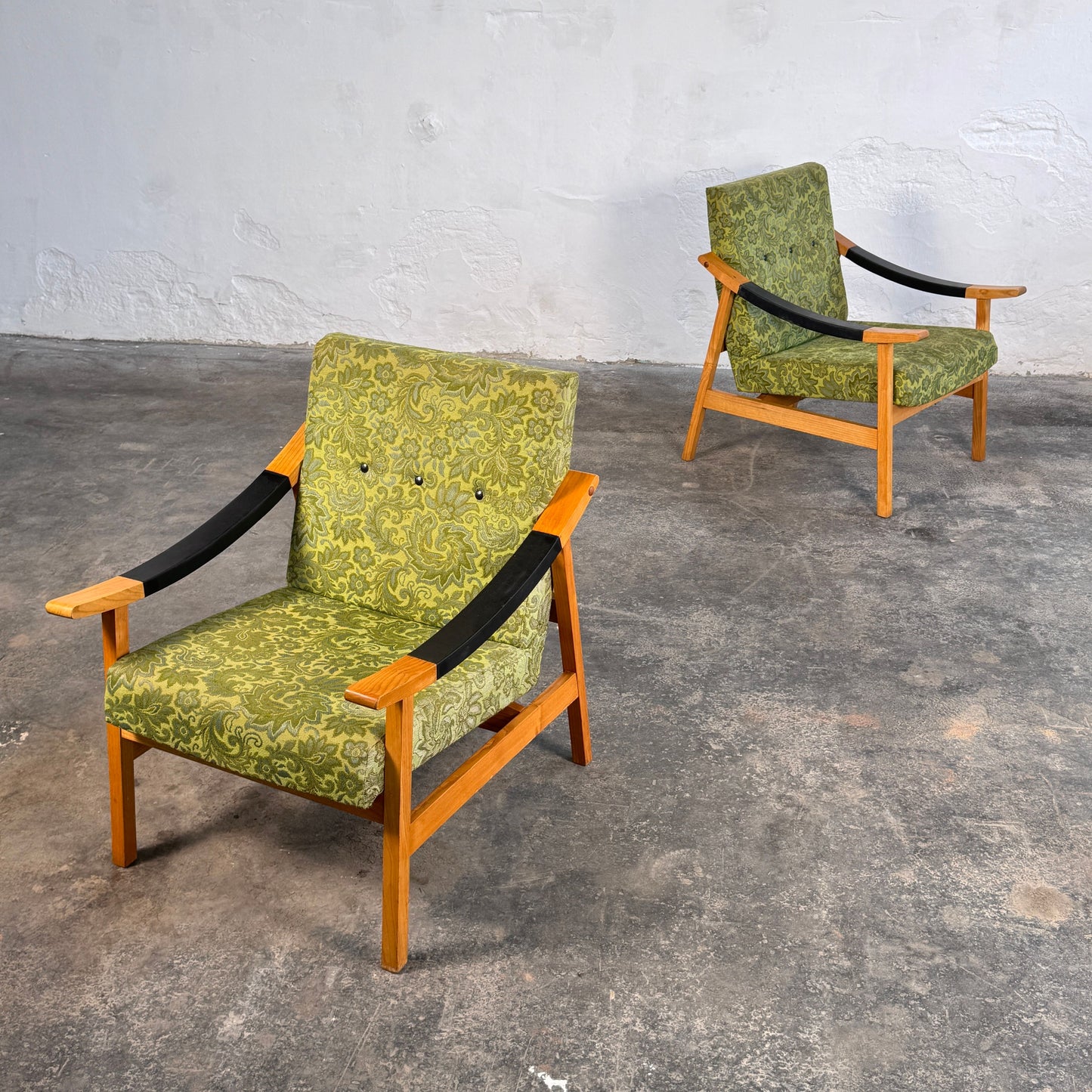 Pair of Hungarian Mid-Century Armchairs by László Heczendorfer, 1977