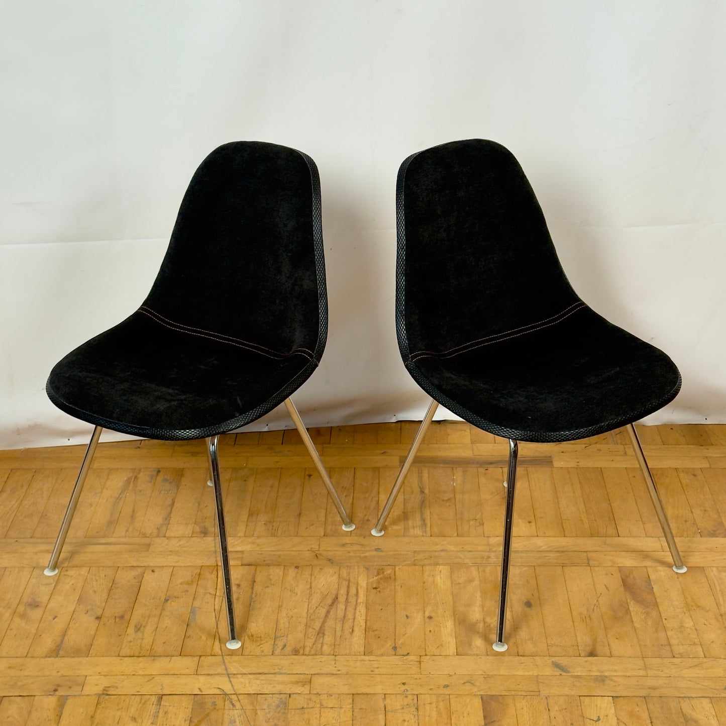 Vintage Herman Miller DSX Fiberglass Chair by Ray & Charles Eames, 1971 — Mid-Century Modern Icon, Black Upholstery