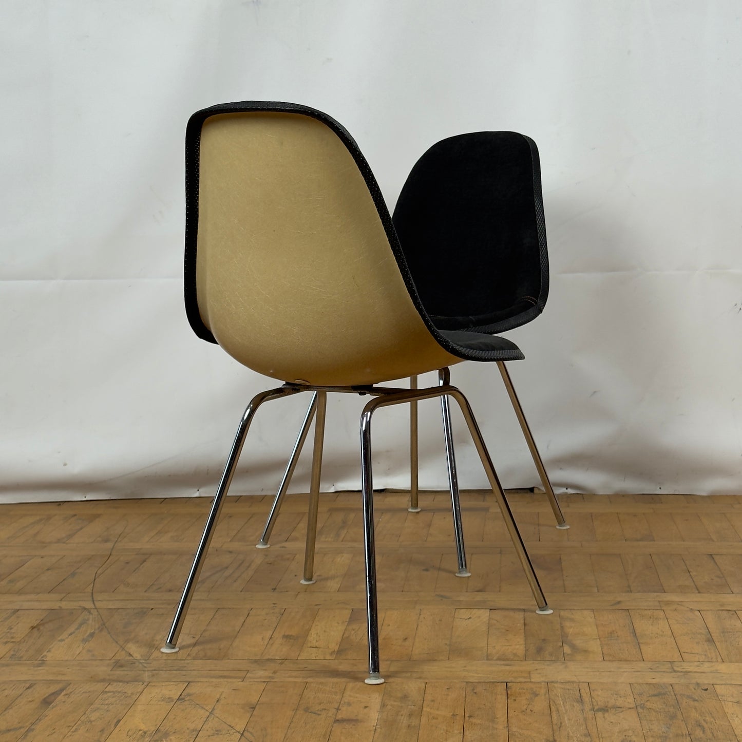 Vintage Herman Miller DSX Fiberglass Chair by Ray & Charles Eames, 1971 — Mid-Century Modern Icon, Black Upholstery