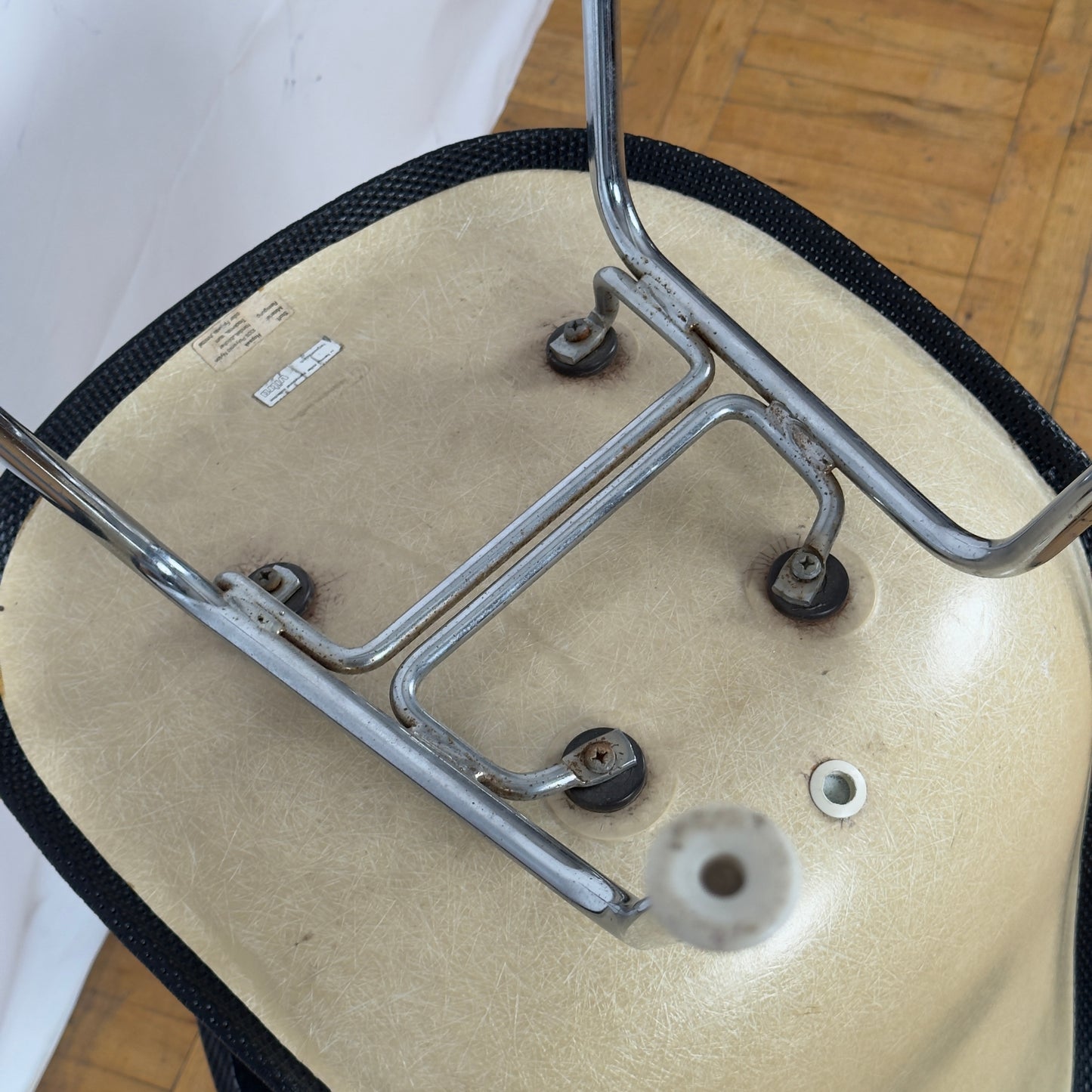 Vintage Herman Miller DSX Fiberglass Chair by Ray & Charles Eames, 1971 — Mid-Century Modern Icon, Black Upholstery