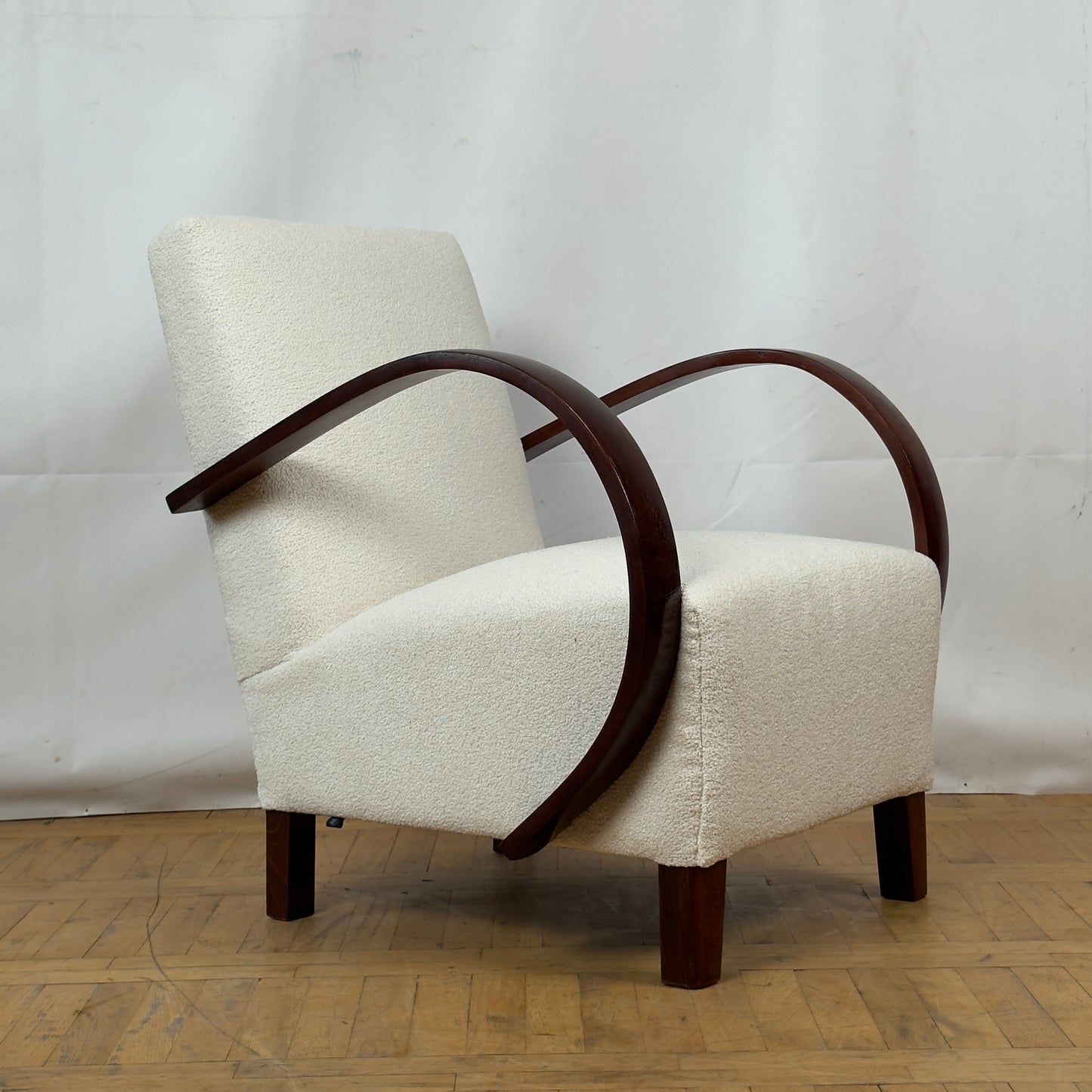 Set of Two Vintage Jindřich Halabala Armchairs in White Bouclé, 1930s — UP Závody, Mid-Century Modern Icons