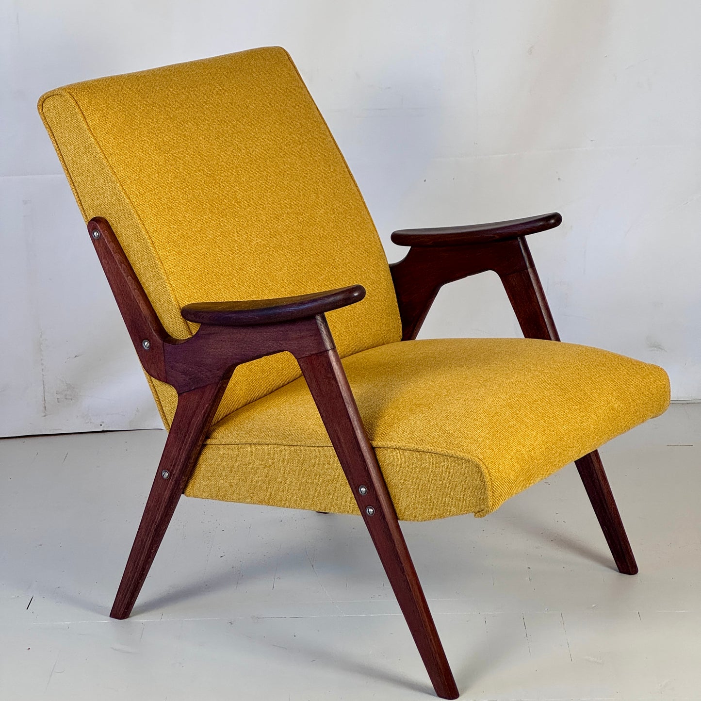 Pair of Fully Refurbished Yugoslav Armchairs, 1960s — Mid-Century Modern Lounge Chairs