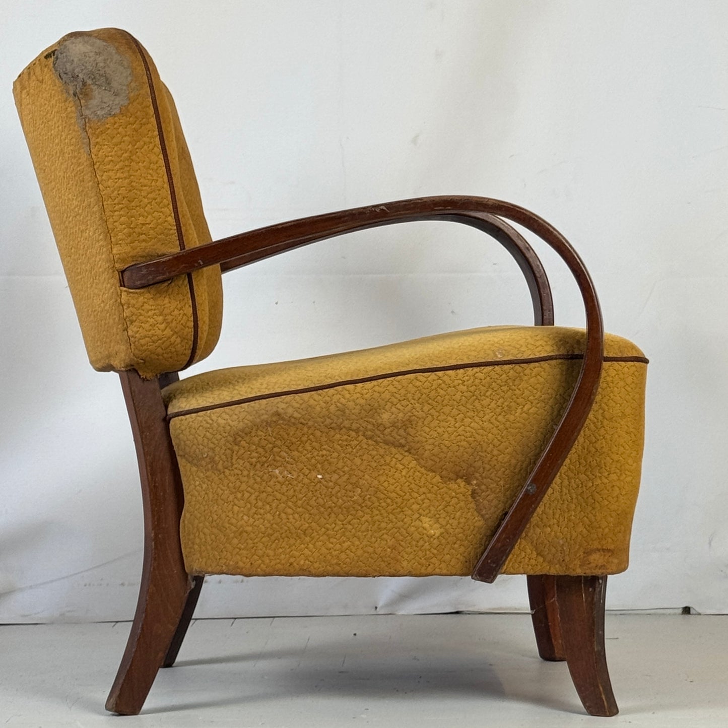 Jindřich Halabala H-237 Art Deco Armchair for UP Závody, 1930s — Original Condition, Needs Refurbishment
