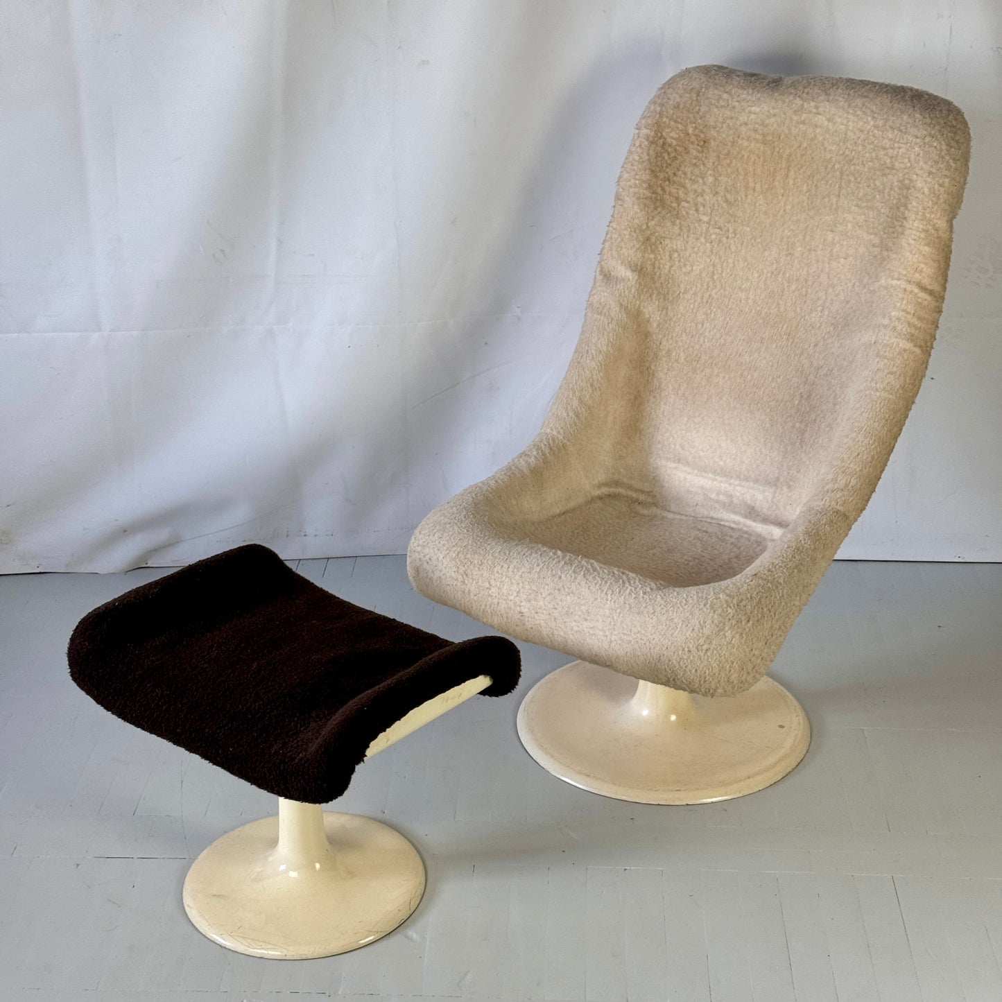 Hungarian Space Age Swivel Chair with Footrest, 1960s
