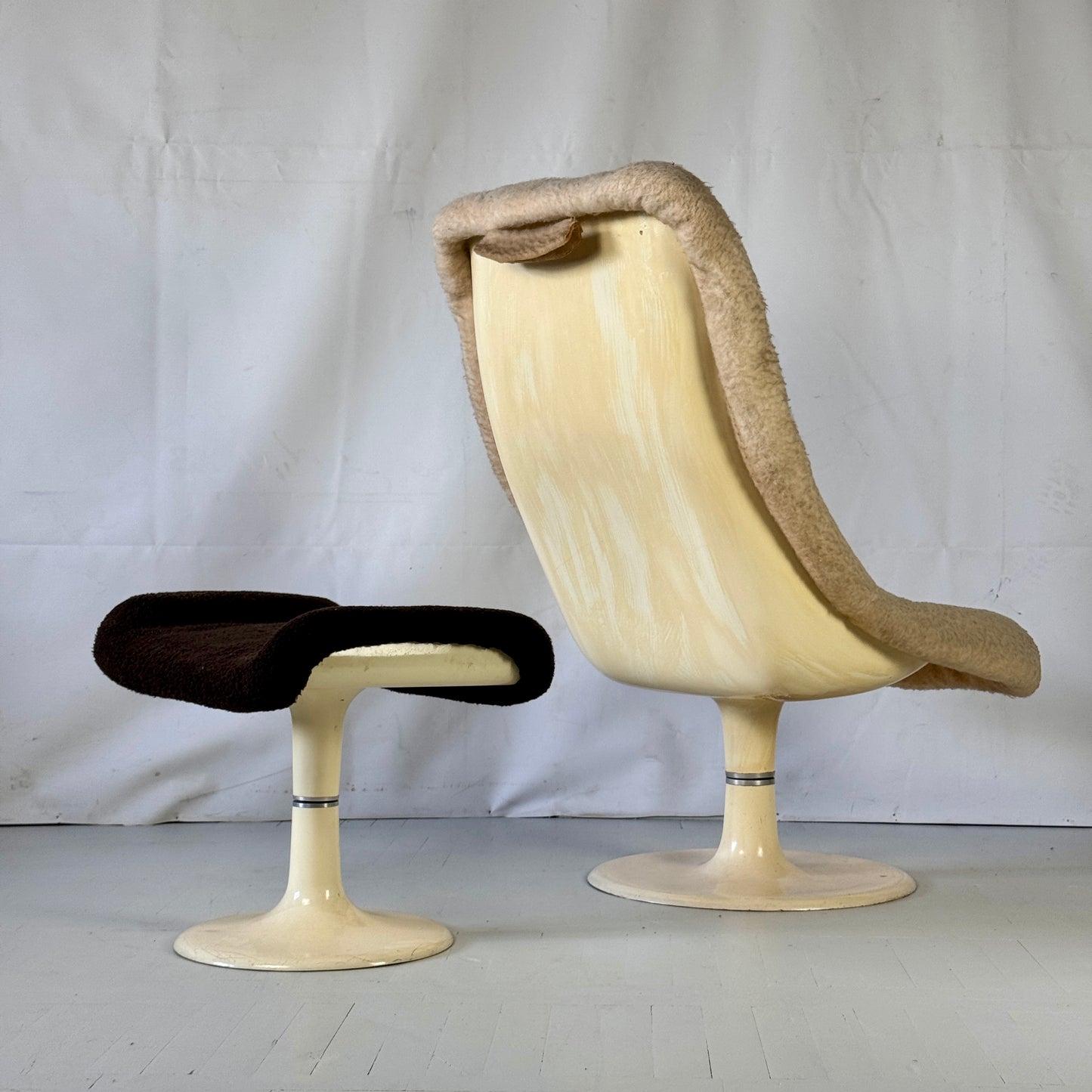 Hungarian Space Age Swivel Chair with Footrest, 1960s
