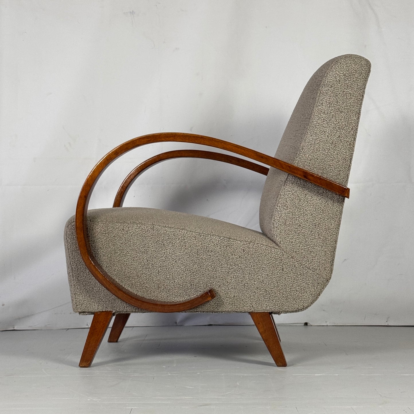 Pair of Jindřich Halabala H-410 Armchairs, Czechoslovakia, 1930s