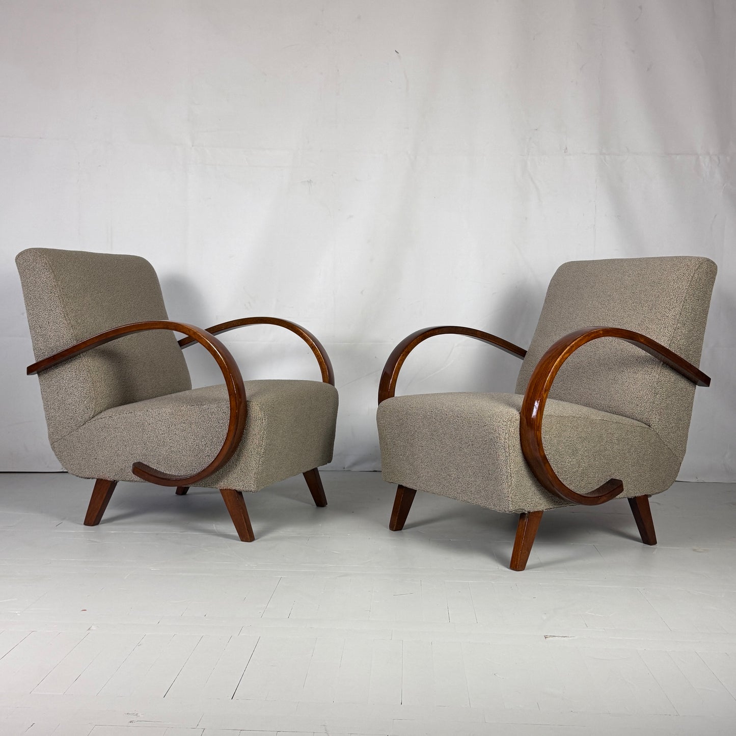 Pair of Jindřich Halabala H-410 Armchairs, Czechoslovakia, 1930s