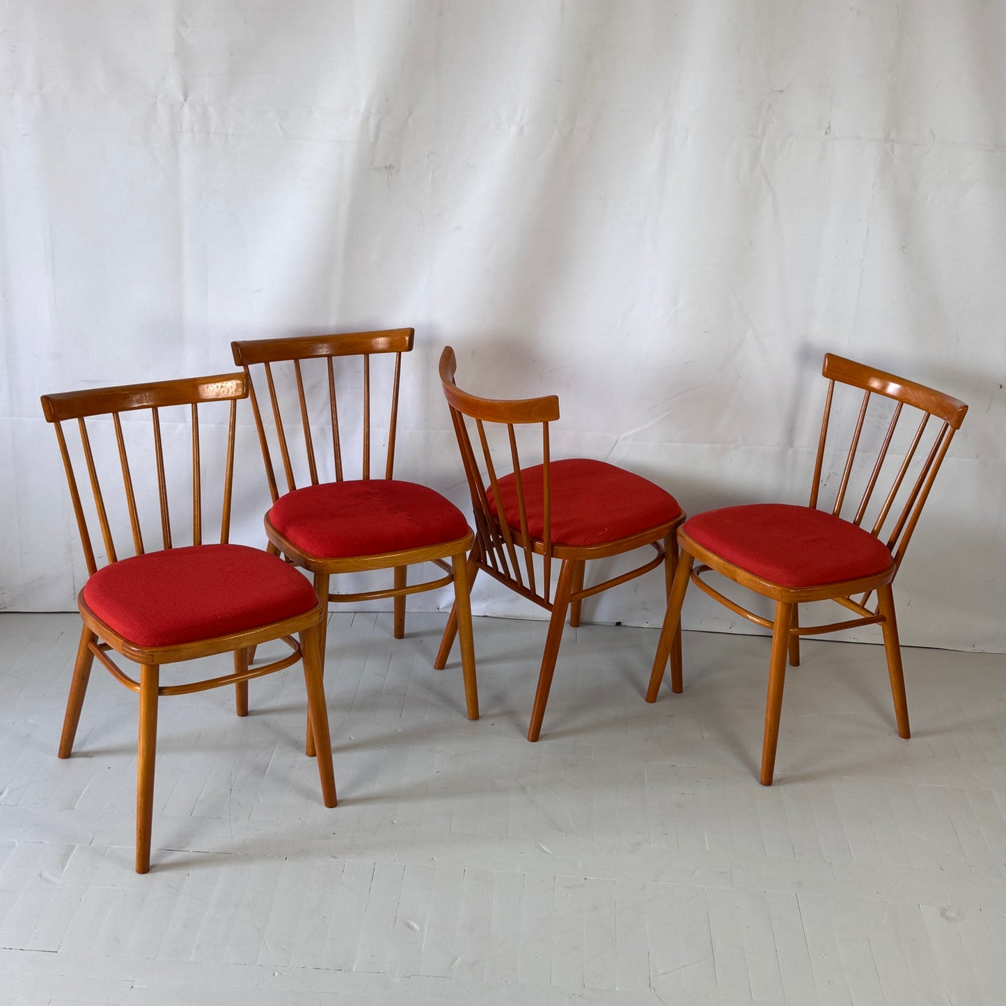 Set of 4 Tatra Nabytok Red Spindle-back Dining Chairs, 1960s