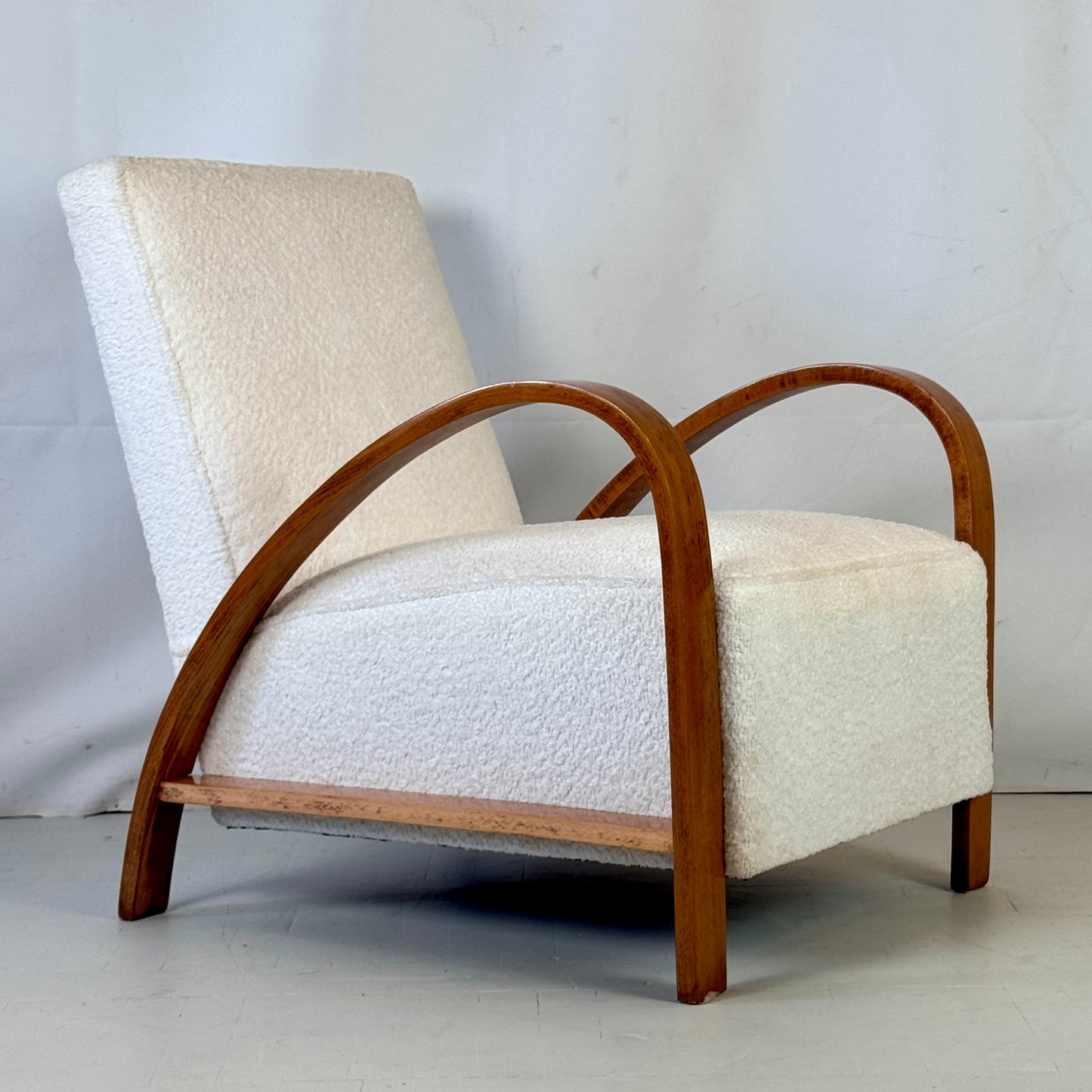 Pair of French Art Deco Armchairs with White Bouclé Fabric, 1930s