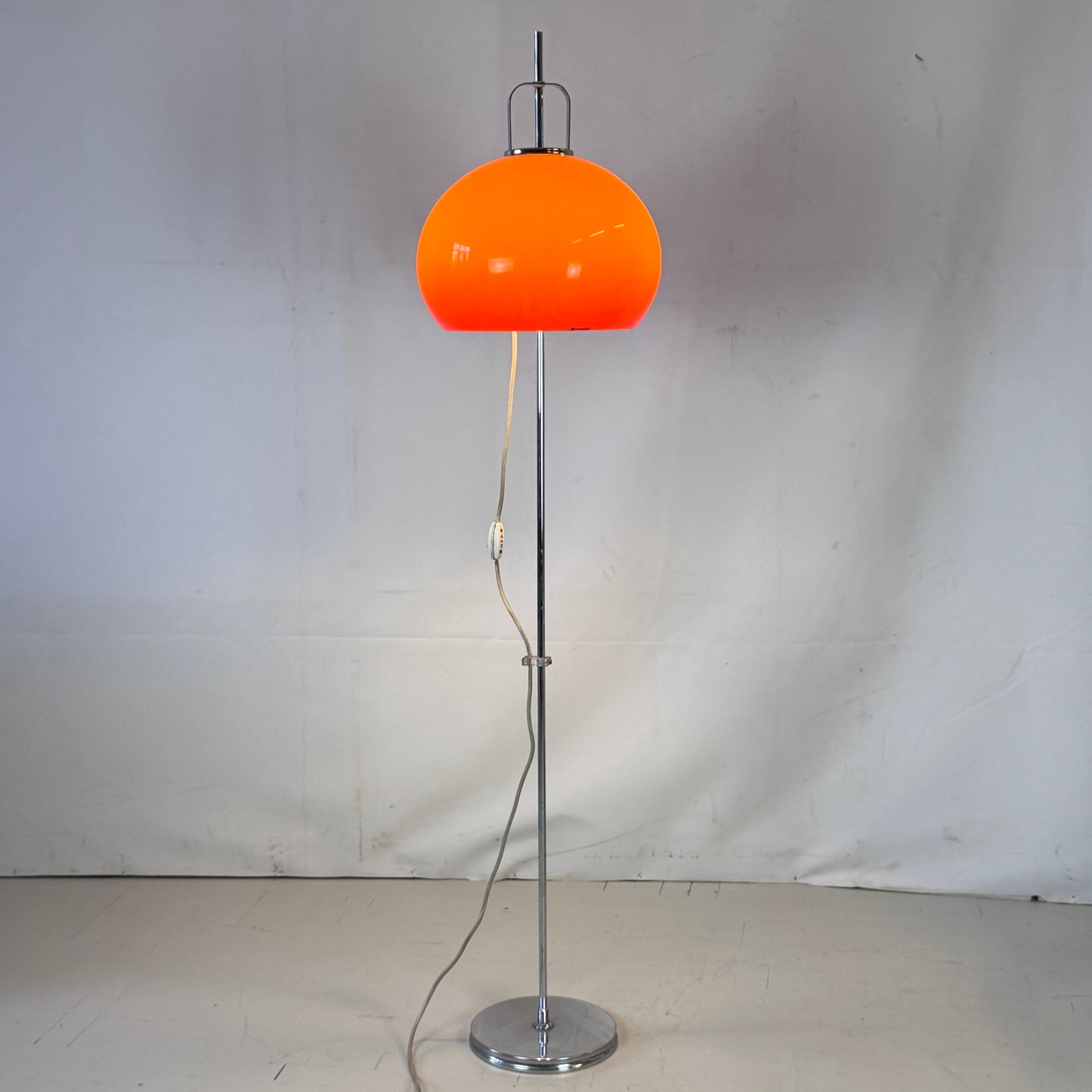 Harvey Guzzini "Lucerna" Floor Lamp, Orange, 1960s – Italian Design