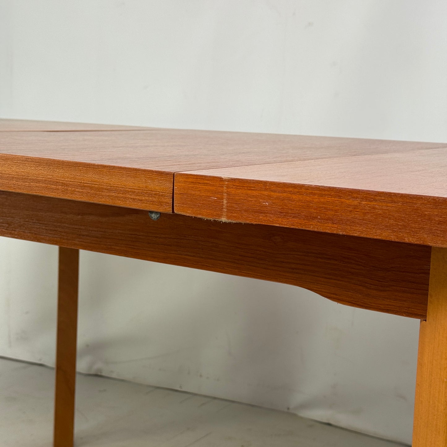 NDK Oval Extendable Dining Table, 1980s