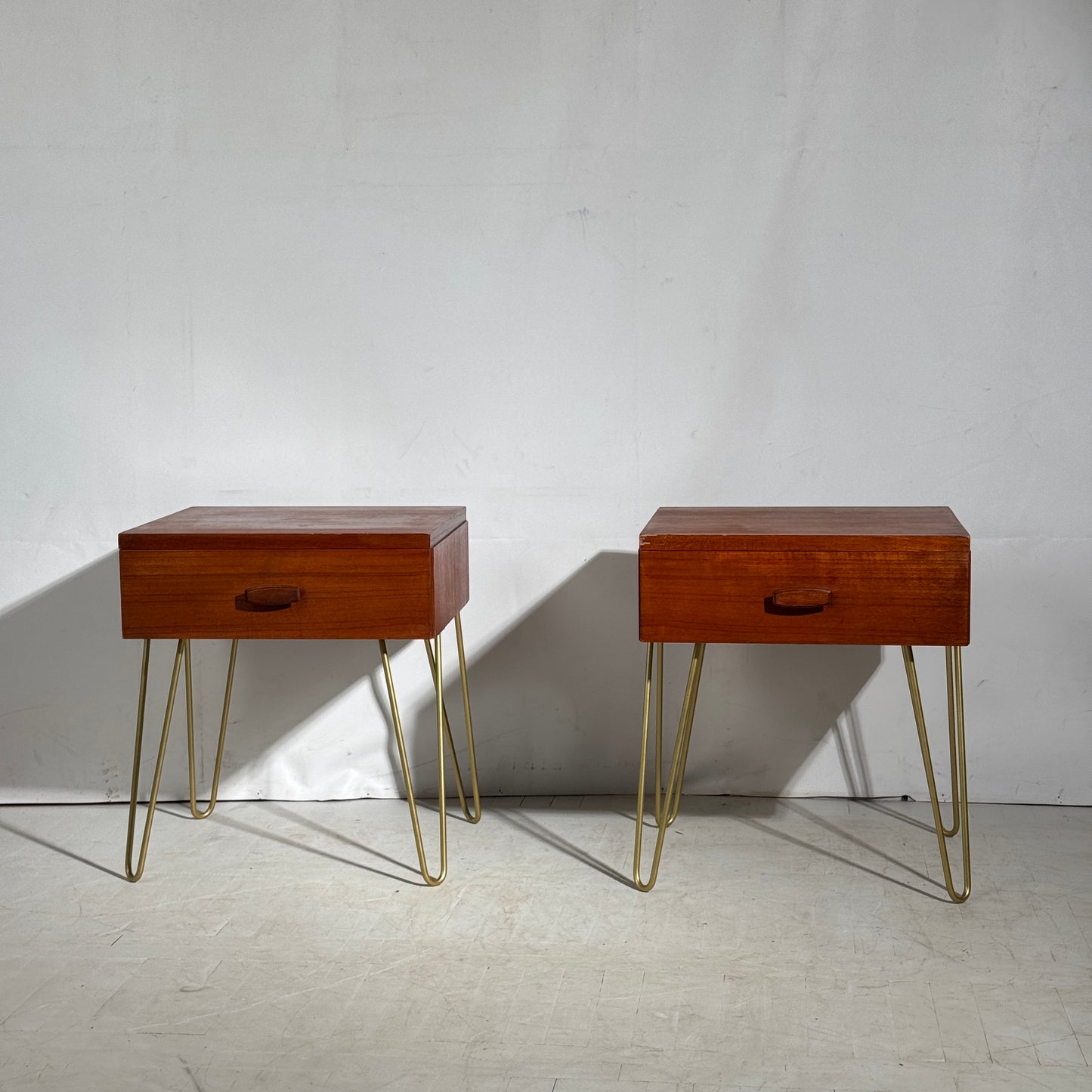 Pair of G Plan “Quadrille” Bedside Tables on Hairpin Legs, 1960s