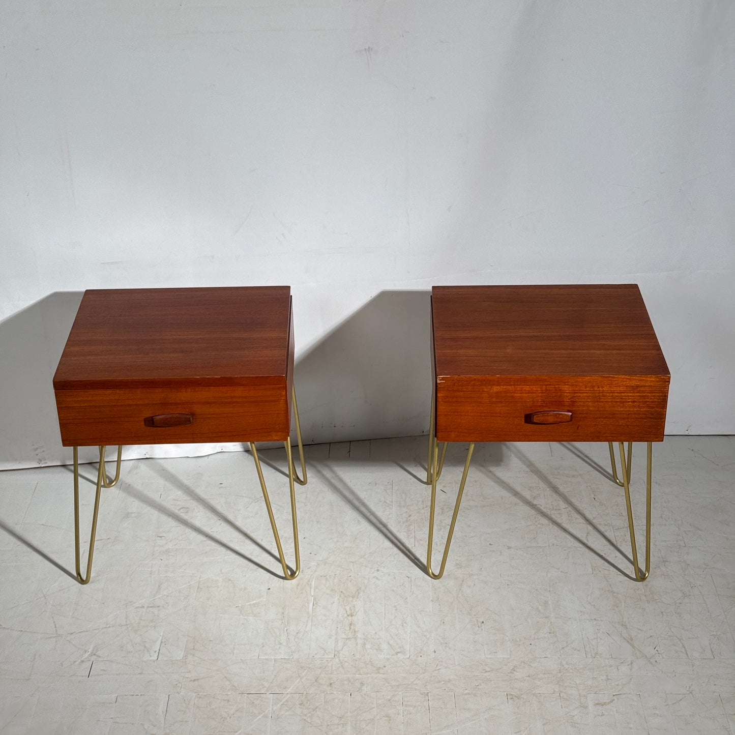 Pair of G Plan “Quadrille” Bedside Tables on Hairpin Legs, 1960s