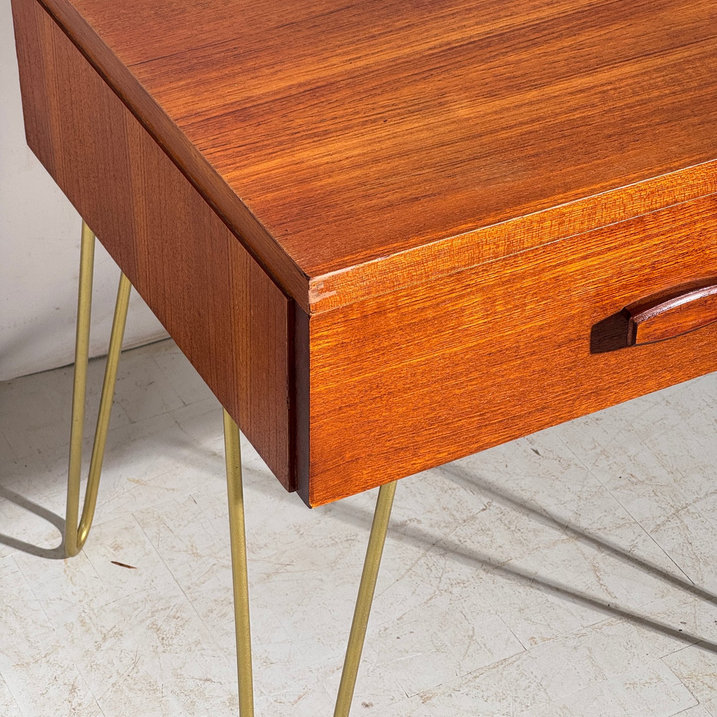 Pair of G Plan “Quadrille” Bedside Tables on Hairpin Legs, 1960s