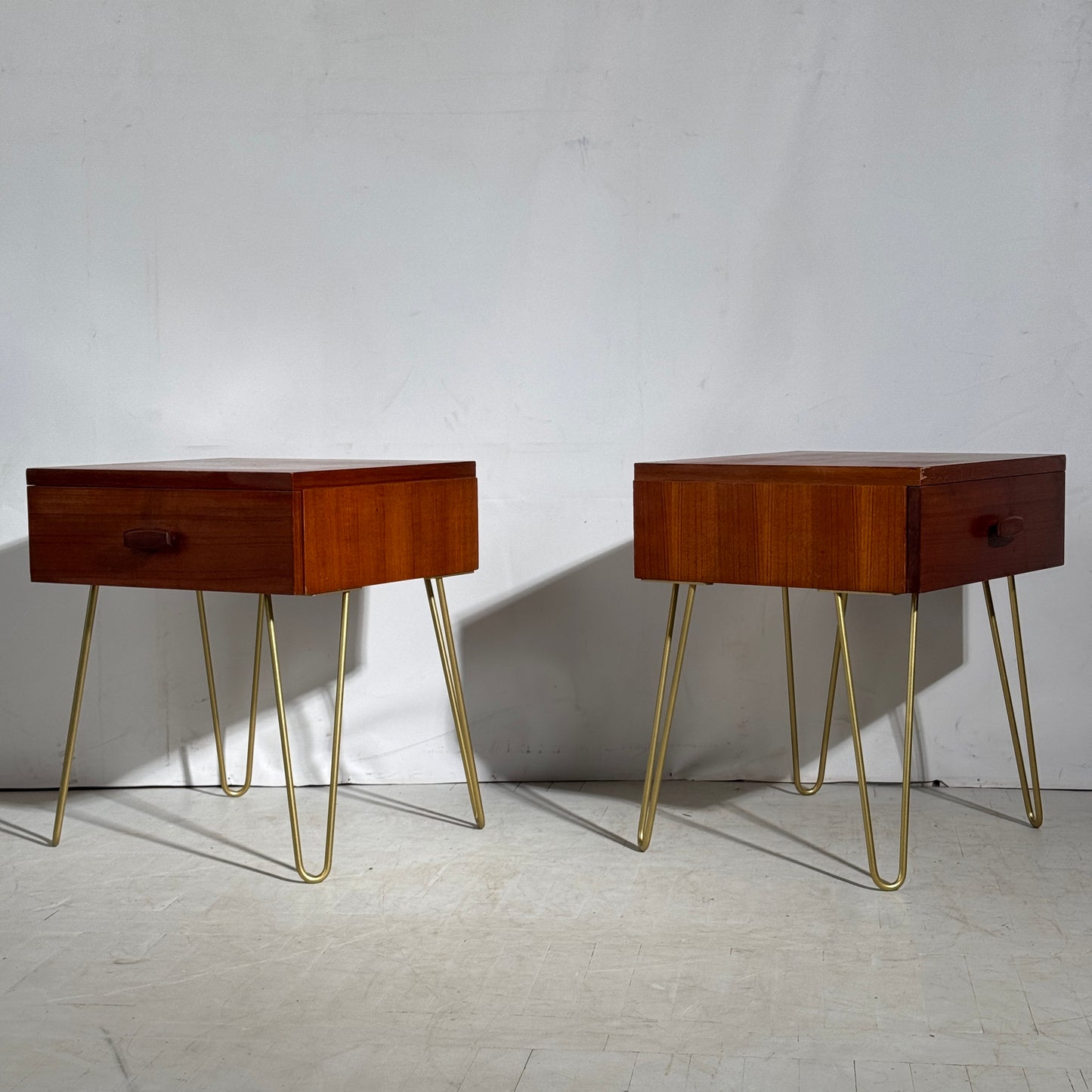 Pair of G Plan “Quadrille” Bedside Tables on Hairpin Legs, 1960s