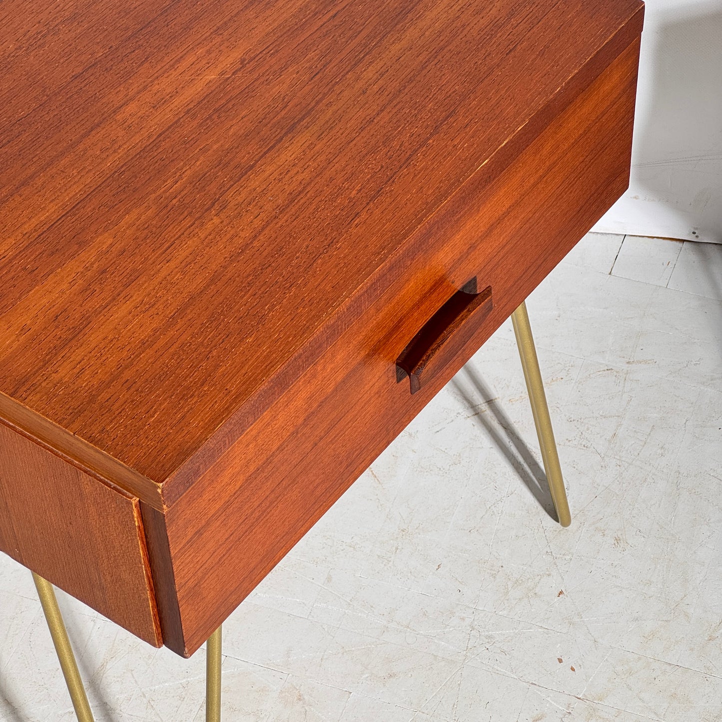 Pair of G Plan “Quadrille” Bedside Tables on Hairpin Legs, 1960s