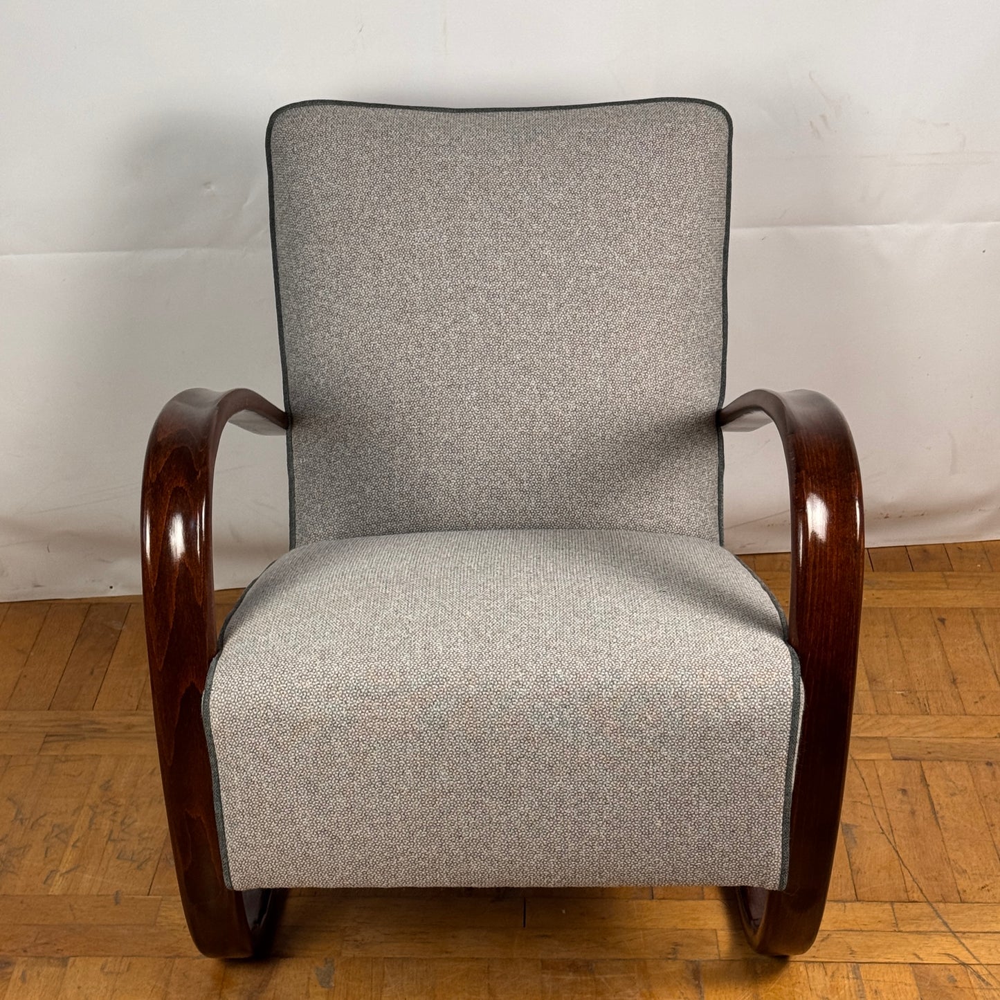 Jindrich Halabala H-269 art-deco armchair for Thonet 1930s