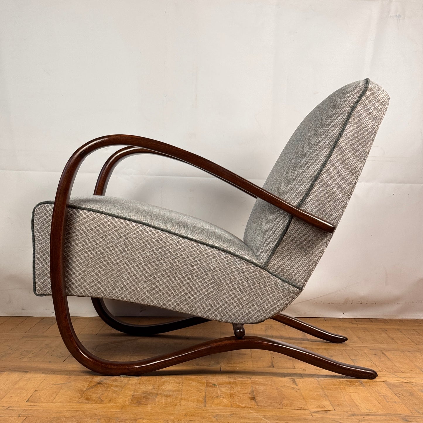Jindrich Halabala H-269 art-deco armchair for Thonet 1930s