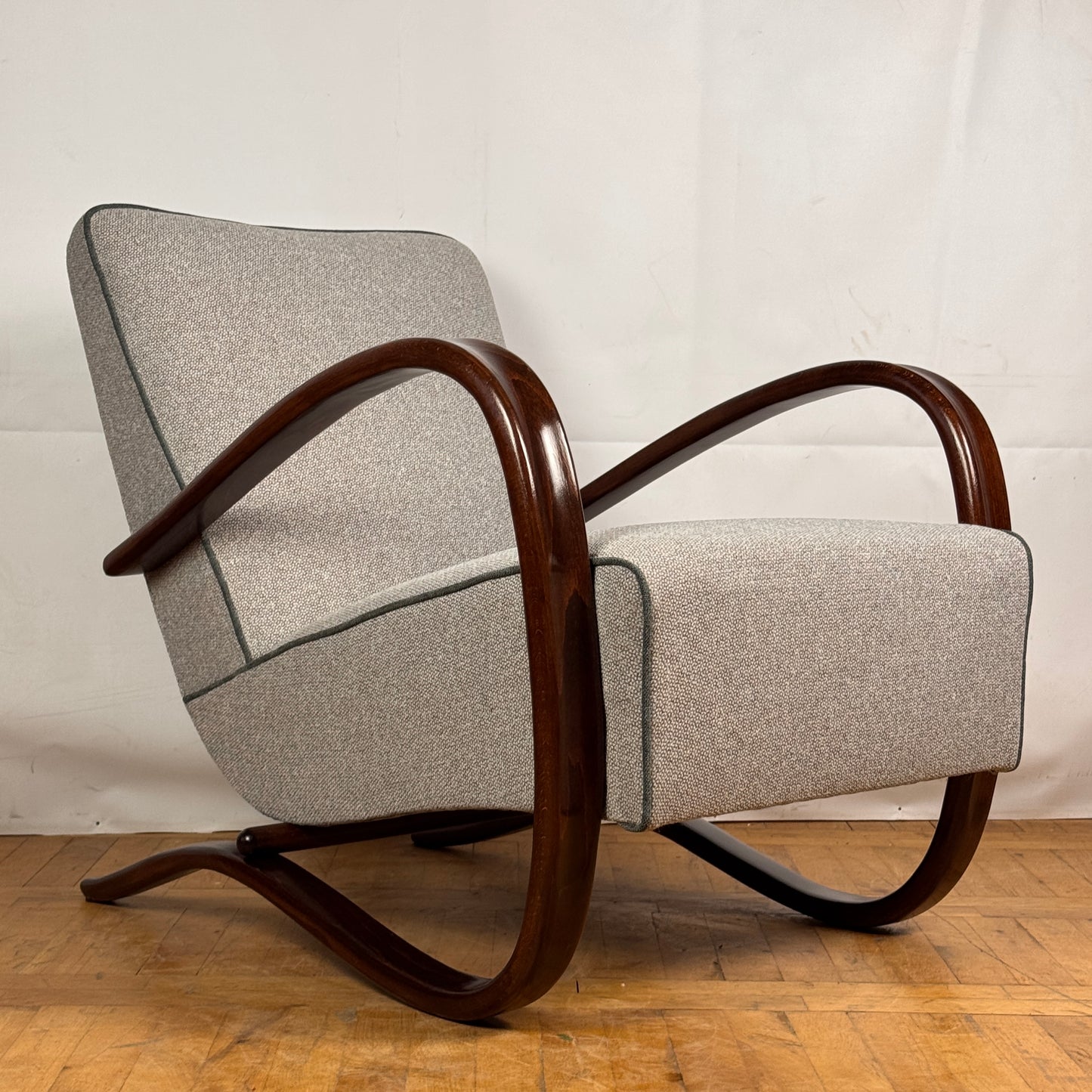 Jindrich Halabala H-269 art-deco armchair for Thonet 1930s