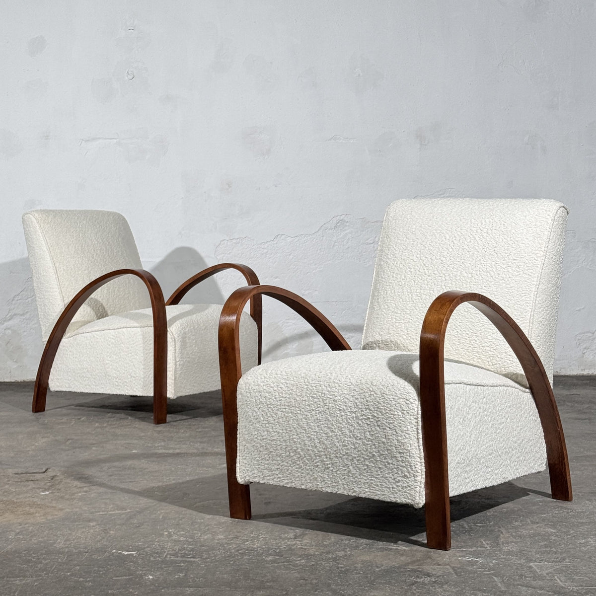 Pair of French Art Deco Style Bentwood Armchairs in White Bouclé, 1960s