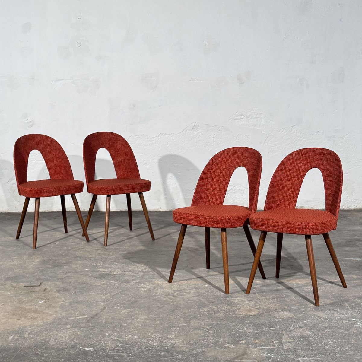 Set of 4 Red Upholstered Dining Chairs, Attributed to Antonín Šuman, Czechoslovakia, 1960s