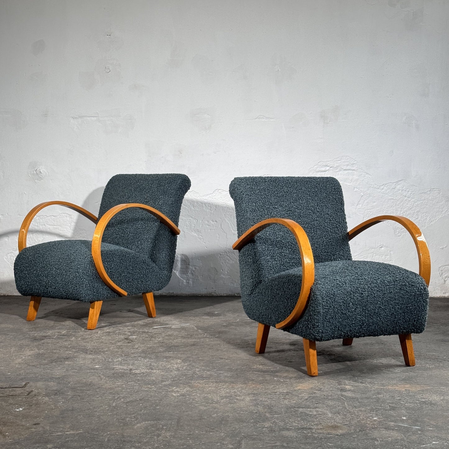 Pair of Jindřich Halabala H-410 Armchairs by UP Závody, 1930s