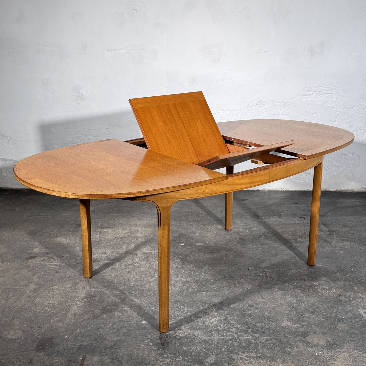 Nathan Extendable Oval Dining Table, 1960s