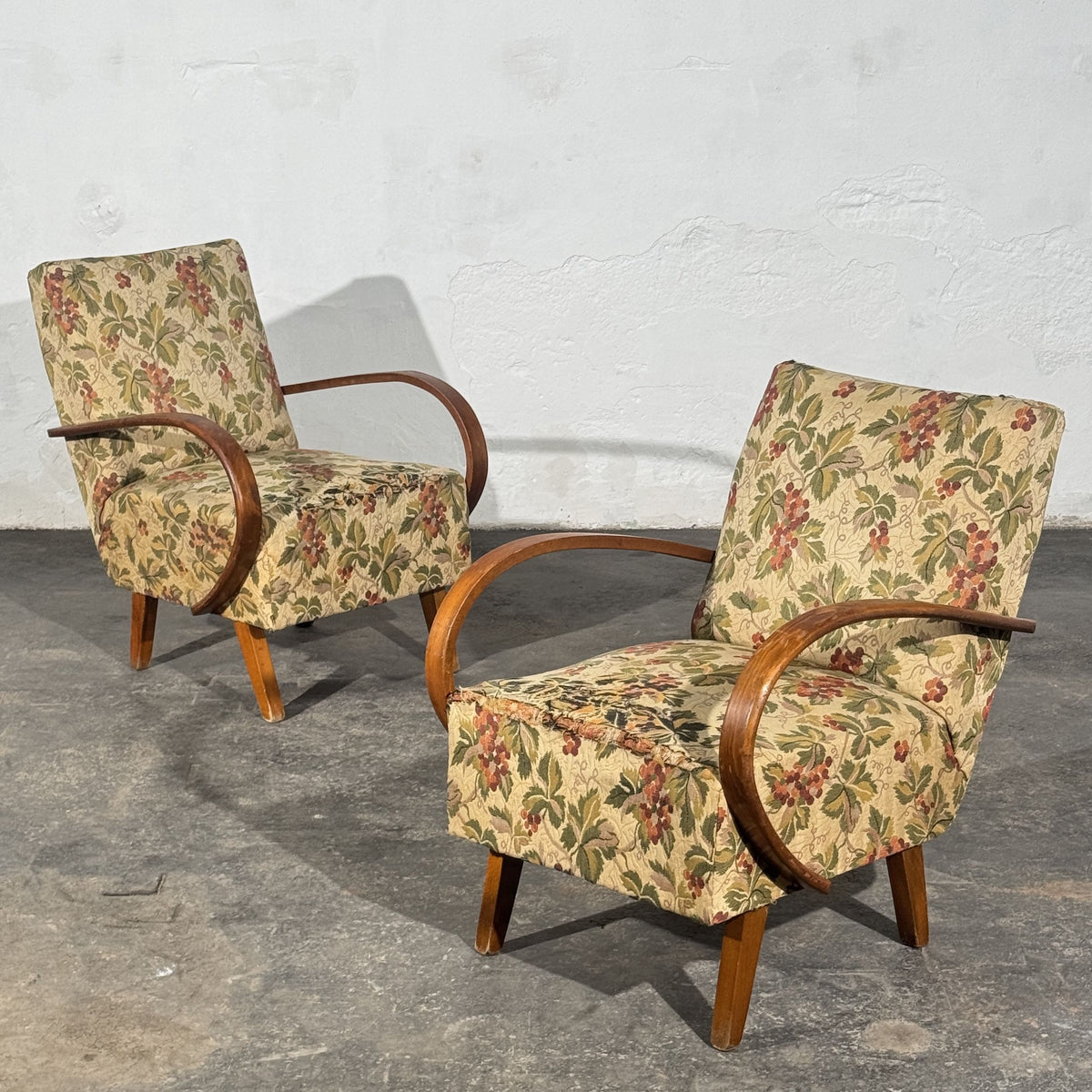 Pair of Jindřich Halabala Type-C Art Deco Armchairs, Czechoslovakia 1930s