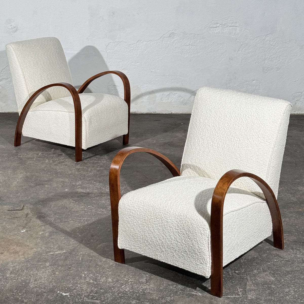Pair of French Art Deco Style Bentwood Armchairs in White Bouclé, 1960s