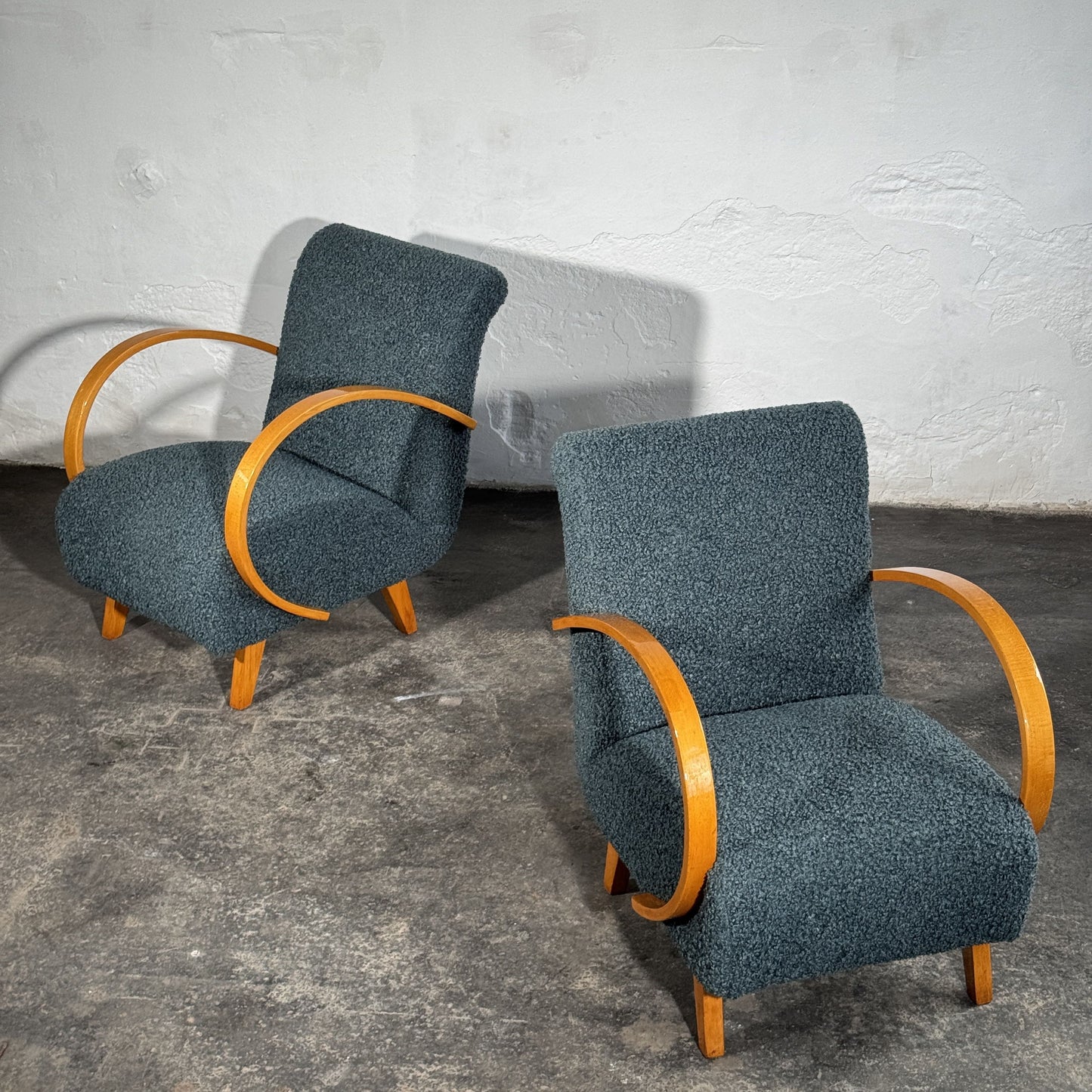 Pair of Jindřich Halabala H-410 Armchairs by UP Závody, 1930s