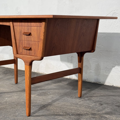 Teak Writing Desk Attributed to Carl Aage Skov for Munch Møbler, Denmark, 1960s