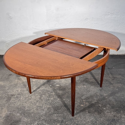 G-Plan Round Extendable Teak Dining Table, 1960s