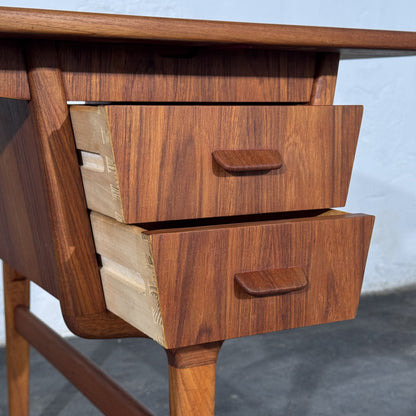 Teak Writing Desk Attributed to Carl Aage Skov for Munch Møbler, Denmark, 1960s