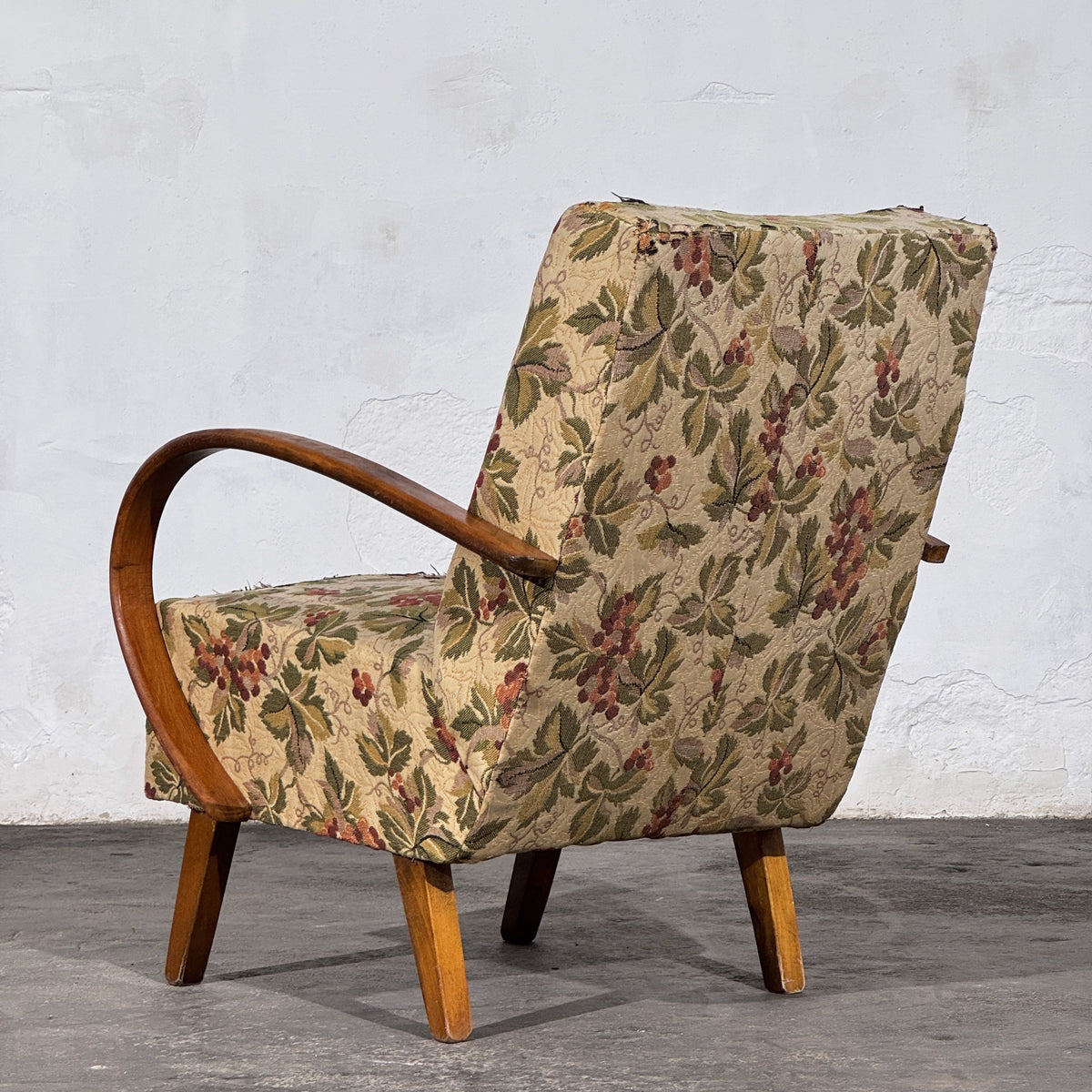 Pair of Jindřich Halabala Type-C Art Deco Armchairs, Czechoslovakia 1930s