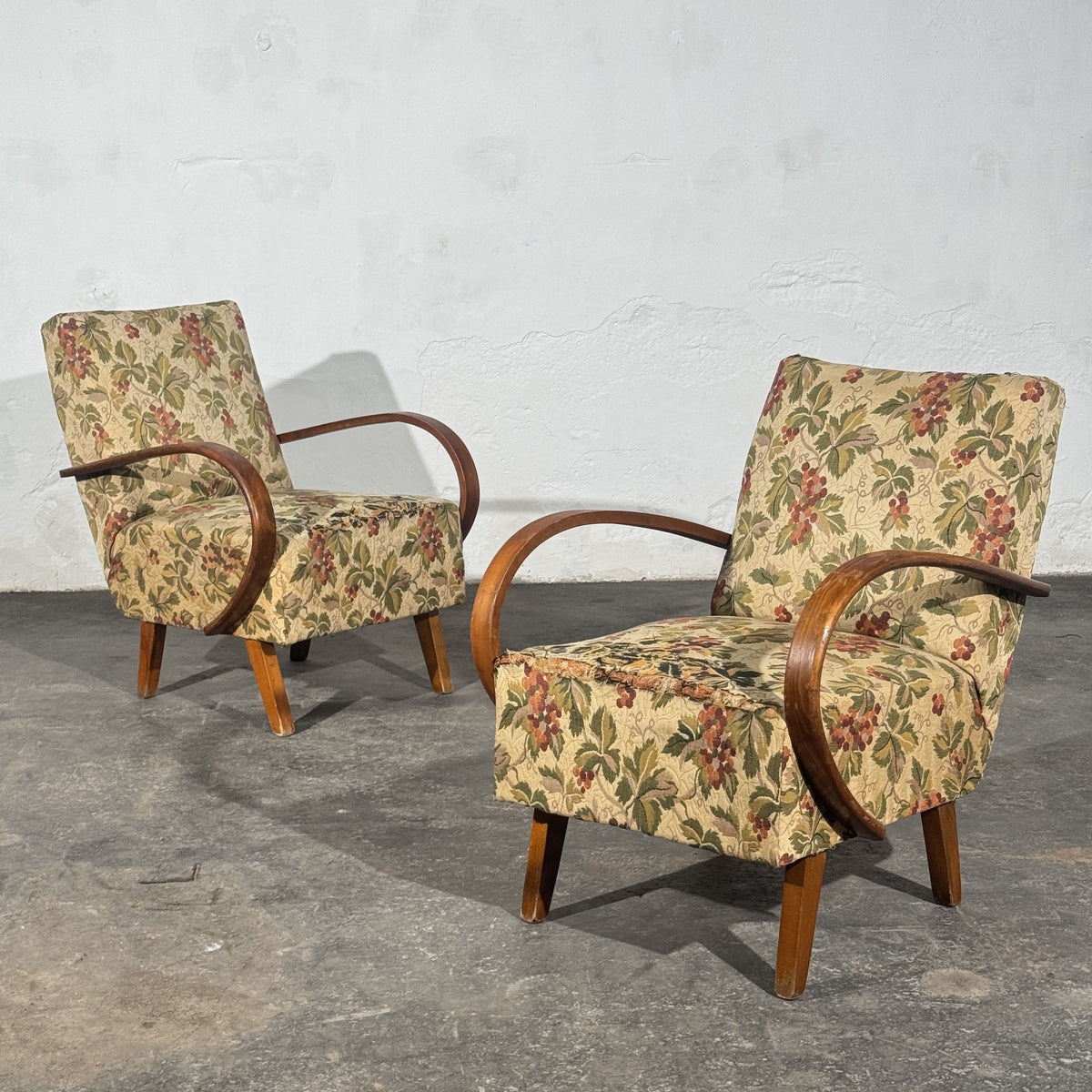 Pair of Jindřich Halabala Type-C Art Deco Armchairs, Czechoslovakia 1930s