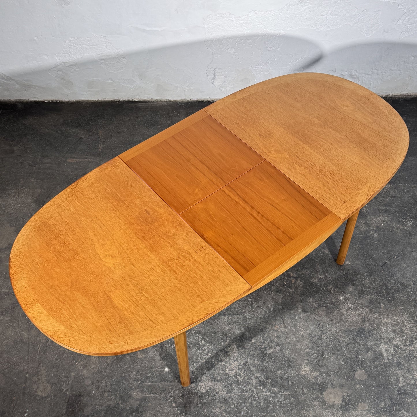 Nathan Extendable Oval Dining Table, 1960s