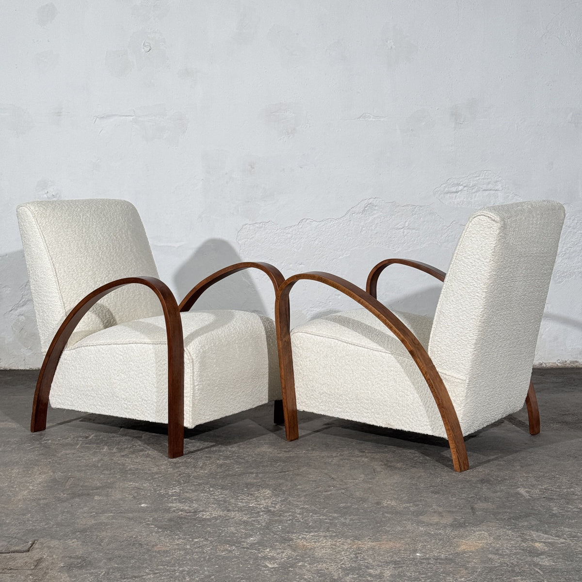 Pair of French Art Deco Style Bentwood Armchairs in White Bouclé, 1960s