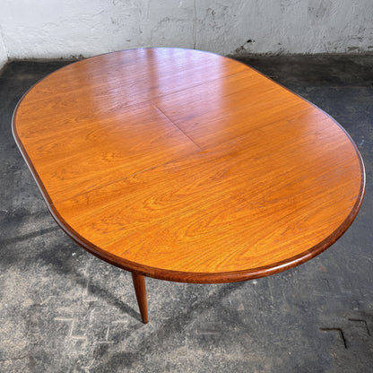 G-Plan Round Extendable Teak Dining Table, 1960s