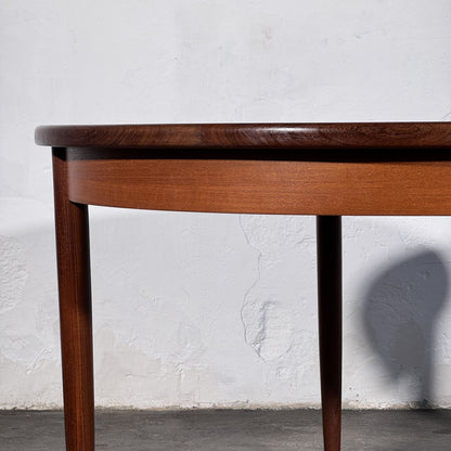 G-Plan Round Extendable Teak Dining Table, 1960s