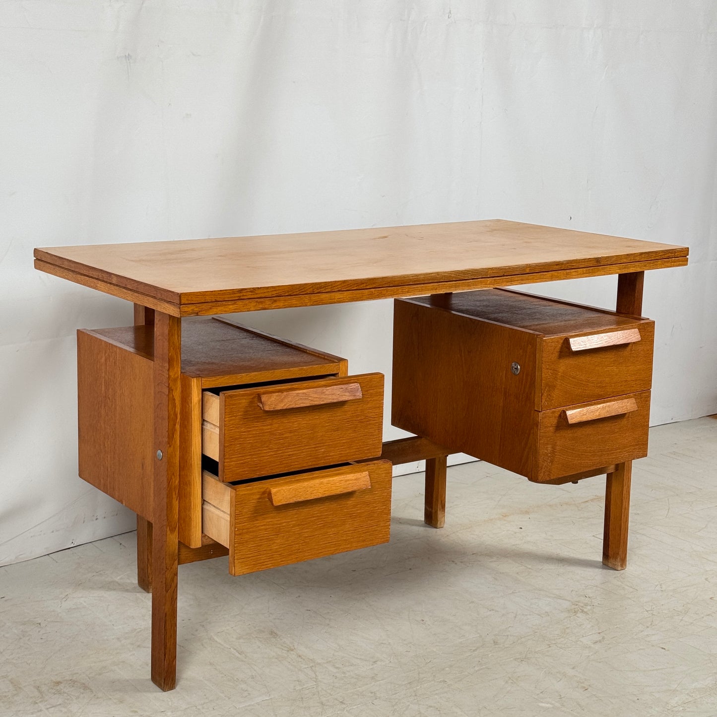 Hungarian Mid-Century Oak Desk, 1960s