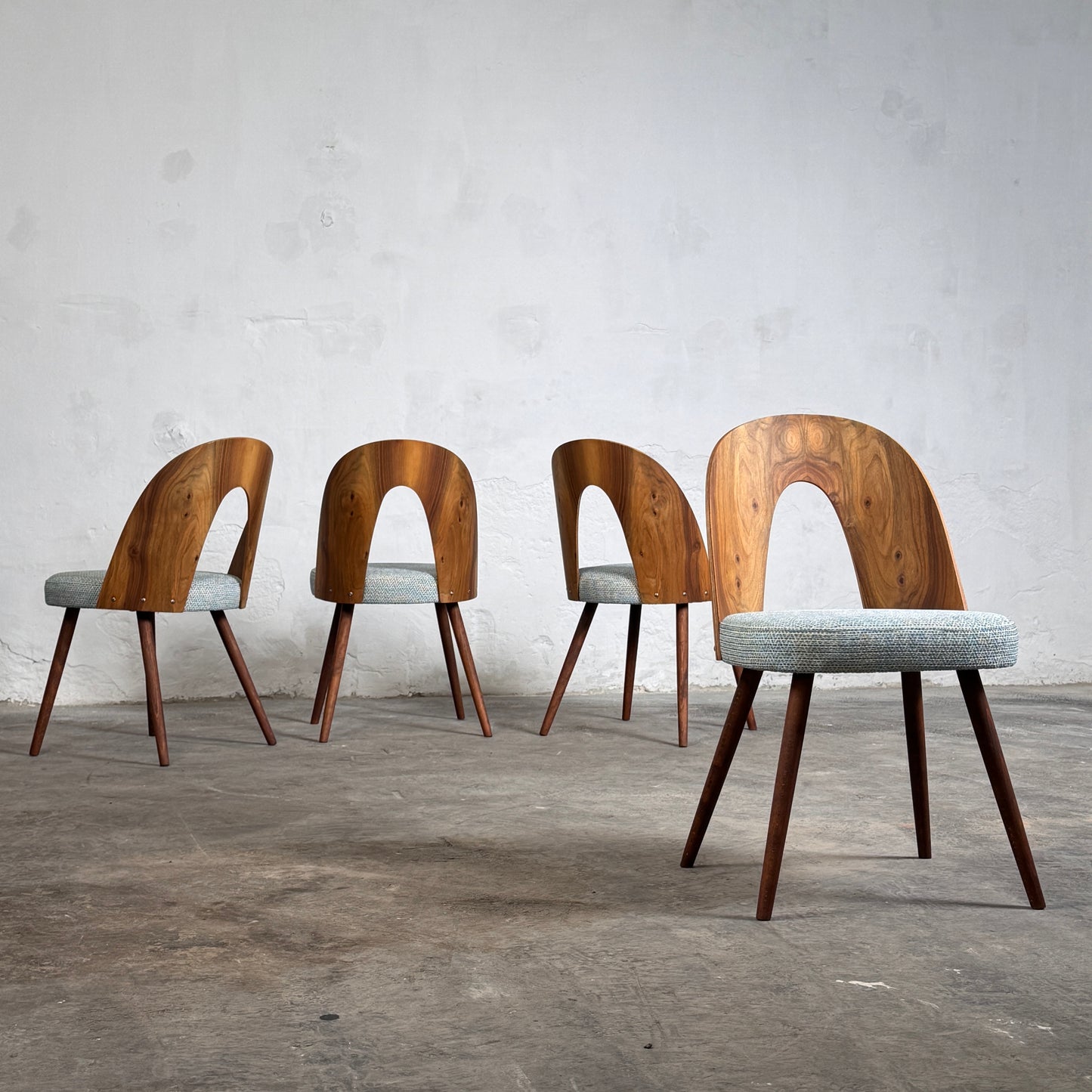 Set of 4 Dining Chairs by Antonín Šuman for Tatra Nábytok, 1960s – Fully Refurbished