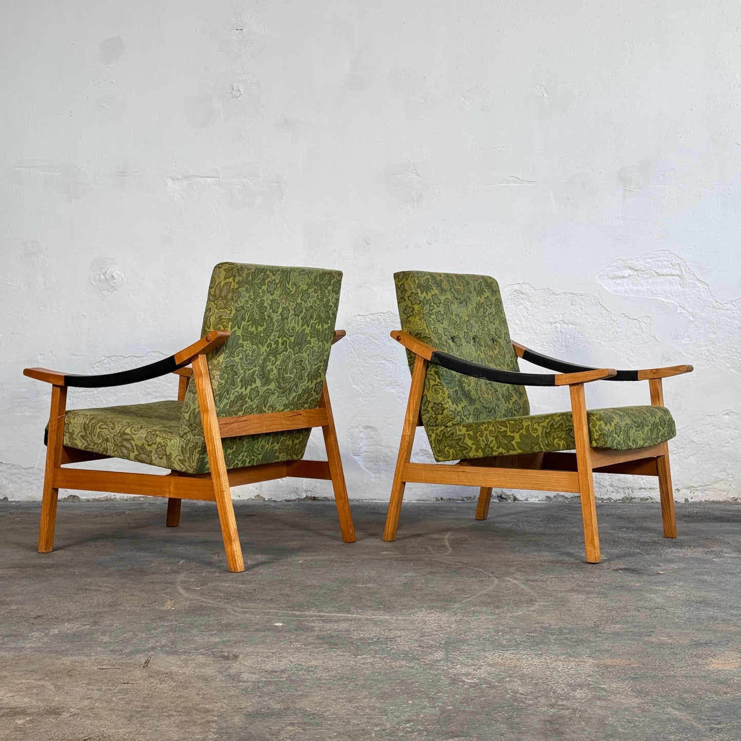 Pair of Hungarian Mid-Century Armchairs by László Heczendorfer, 1977