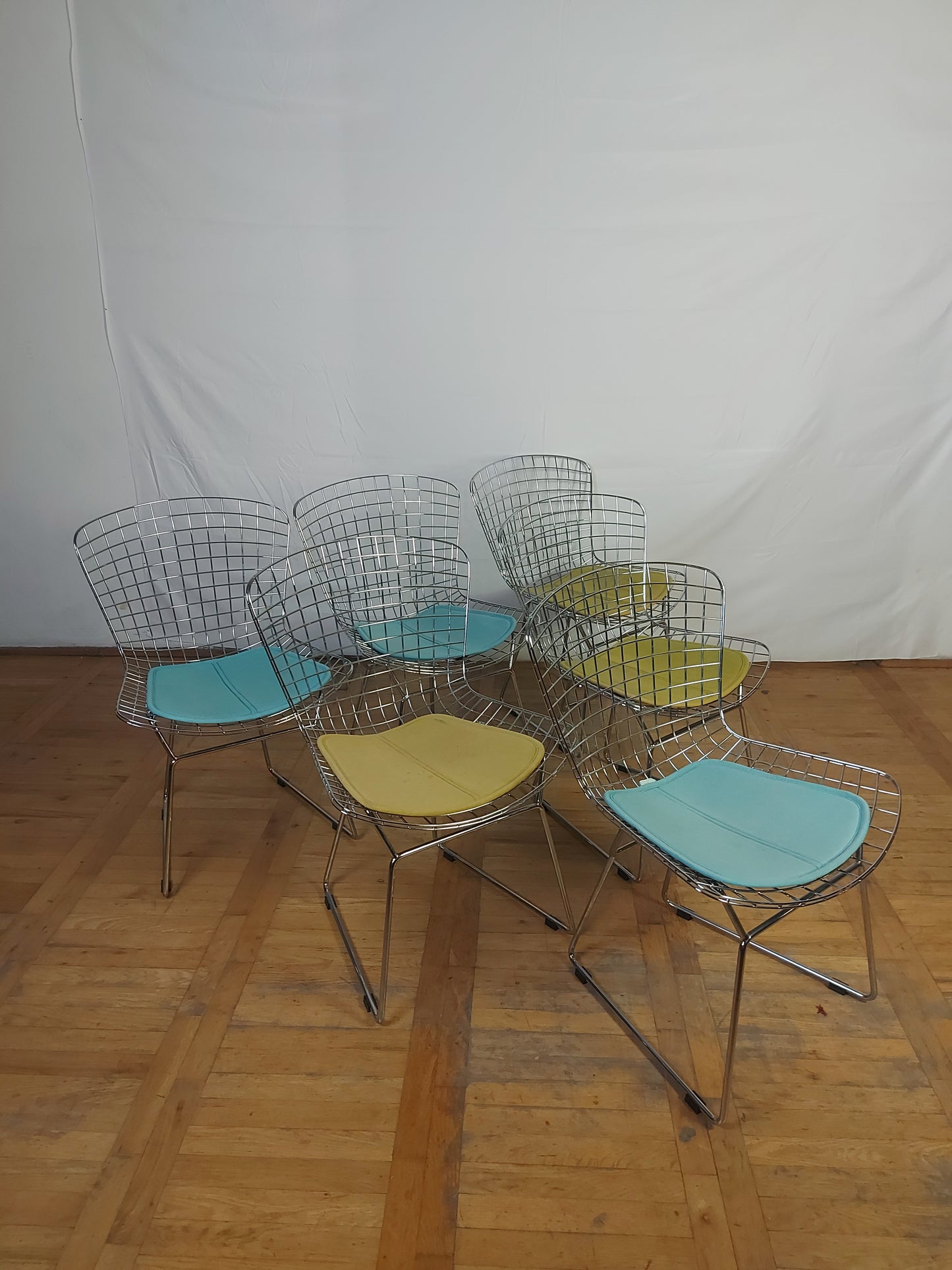 Set of 2 Harry Bertoia style chairs