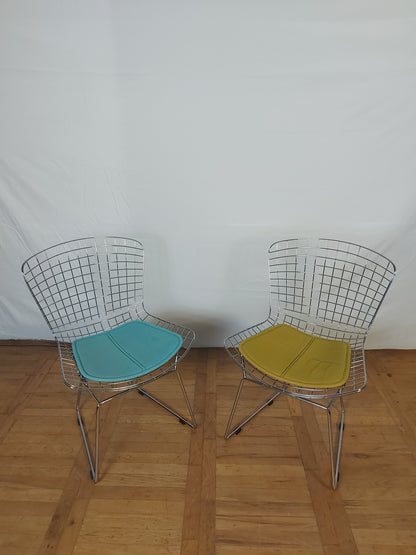 Set of 2 Harry Bertoia style chairs