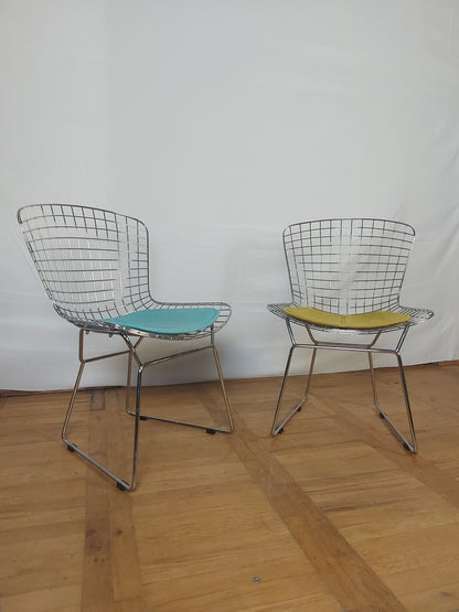 Set of 2 Harry Bertoia style chairs